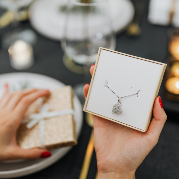 Thoughtful Jewelry Gift Ideas for Graduates